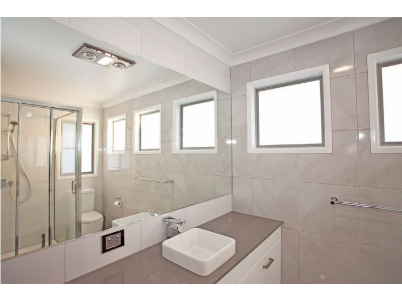 10 Ahern Court, Rural View QLD 4740