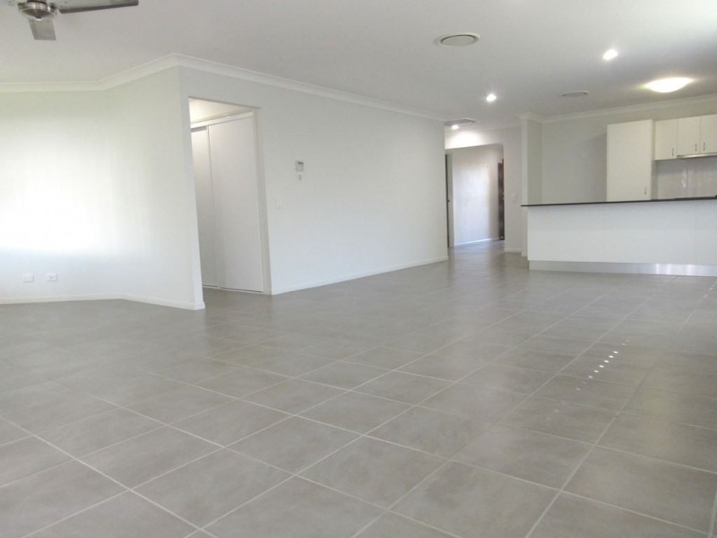 43 Whitehaven Drive, Blacks Beach QLD 4740