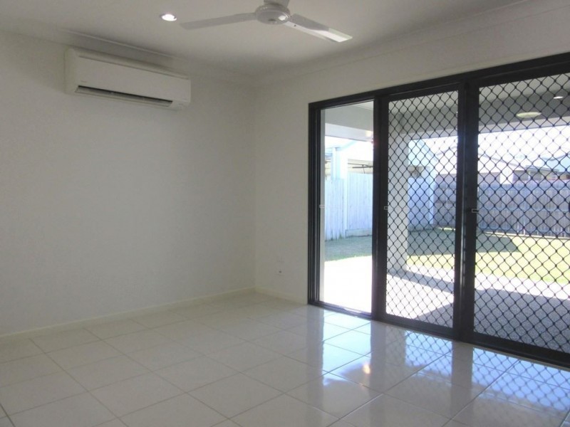 9 Elgans Parade, Rural View QLD 4740