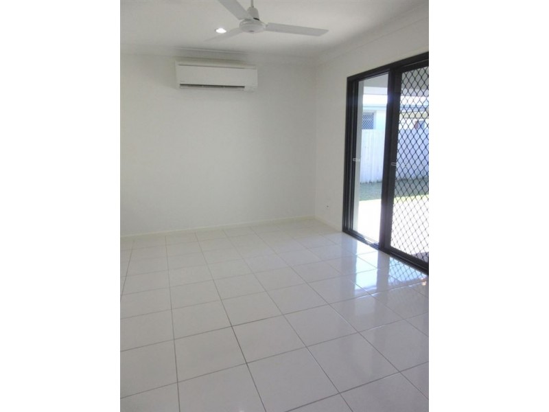 9 Elgans Parade, Rural View QLD 4740