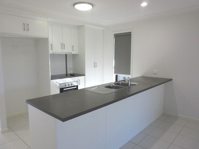 9 Elgans Parade, Rural View QLD 4740