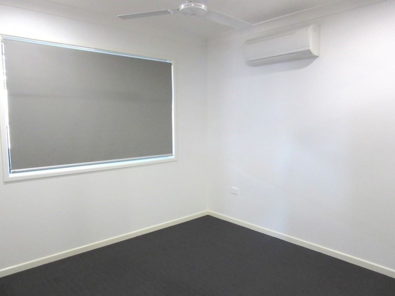 9 Elgans Parade, Rural View QLD 4740