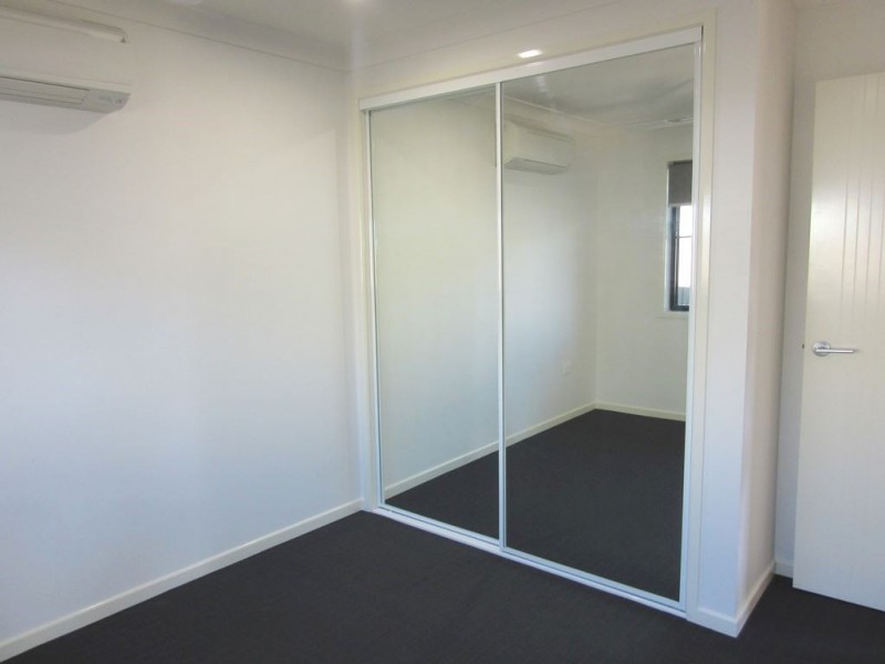 9 Elgans Parade, Rural View QLD 4740