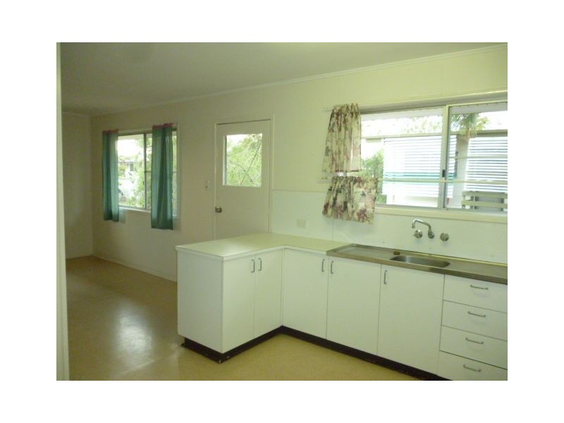15 Brock Crescent, Dysart QLD 4745