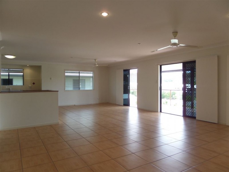 6 Gillies Court, Rural View QLD 4740