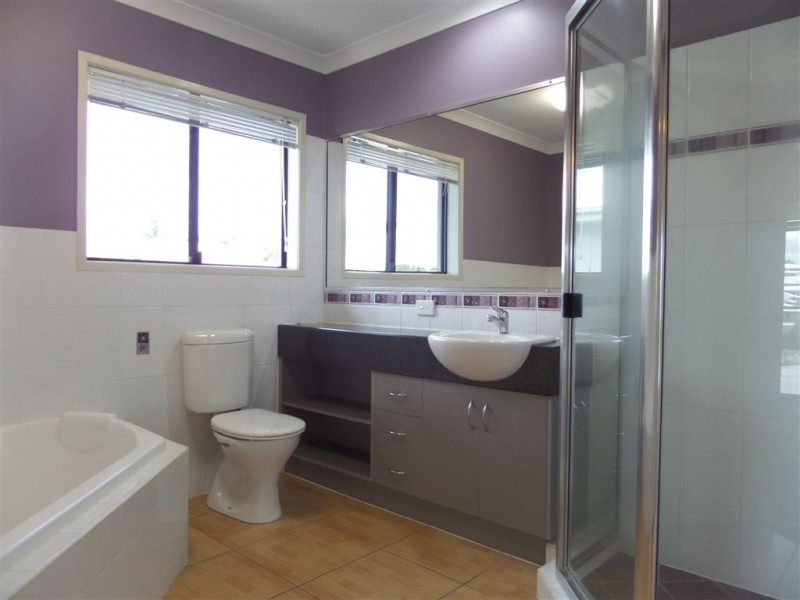 6 Gillies Court, Rural View QLD 4740