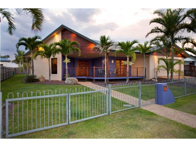 7 Centennial Drive, Glenella QLD 4740