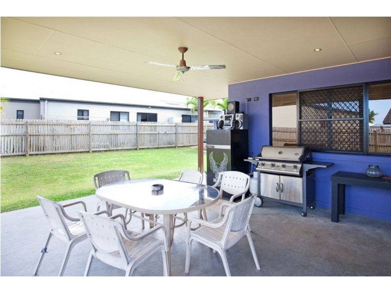 7 Centennial Drive, Glenella QLD 4740