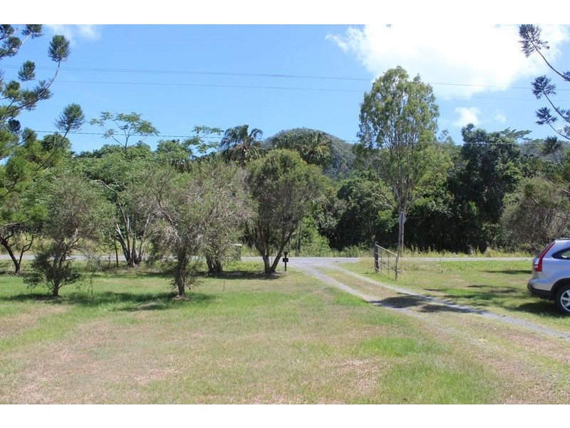 208 Cape Hillsborough Road, Ball Bay QLD 4741