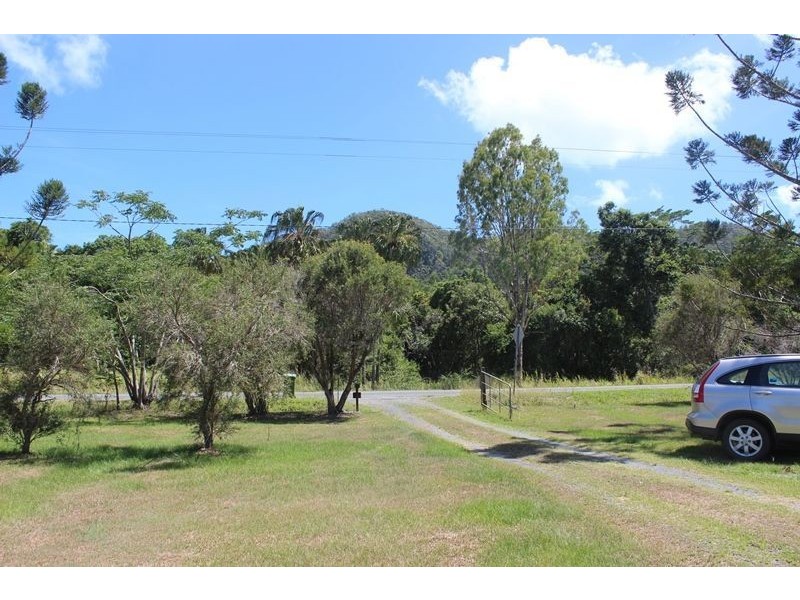 208 Cape Hillsborough Road, Ball Bay QLD 4741