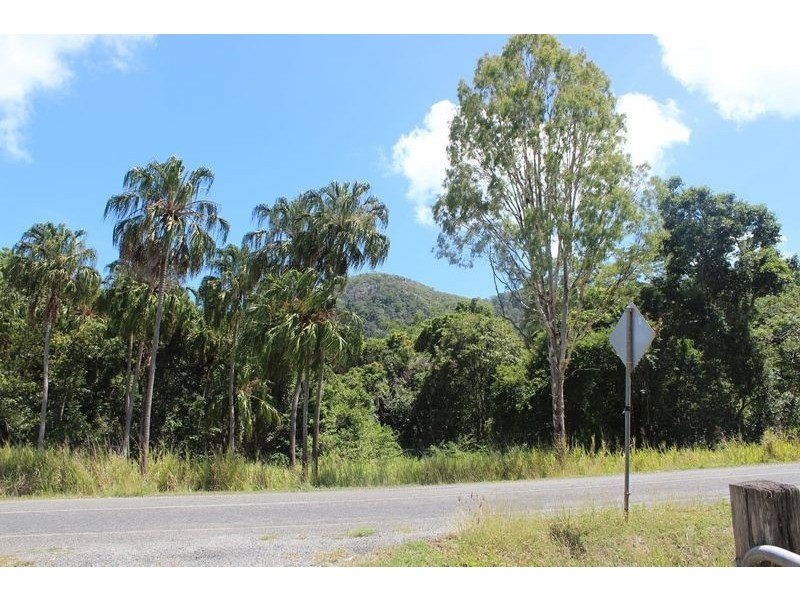 208 Cape Hillsborough Road, Ball Bay QLD 4741