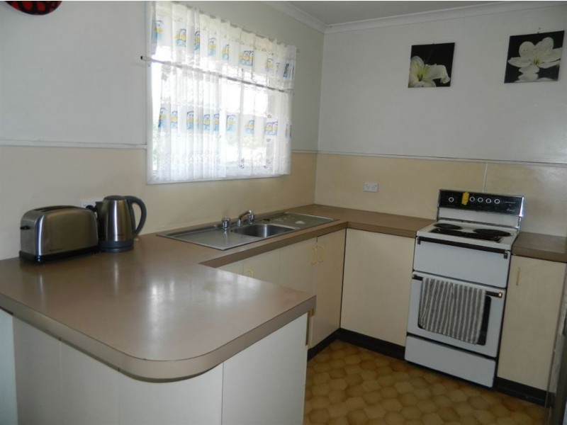 8 Burwood Close, Andergrove QLD 4740