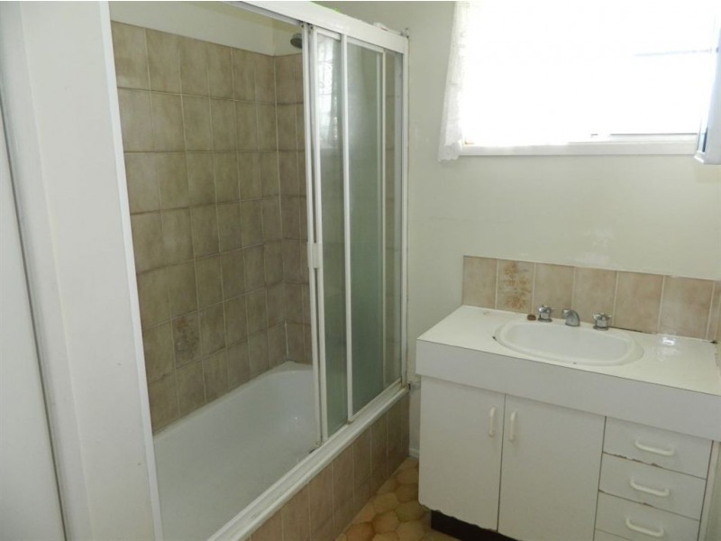 8 Burwood Close, Andergrove QLD 4740