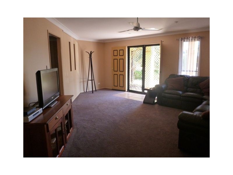 16 Nautilus  Parade, Bucasia QLD 4750