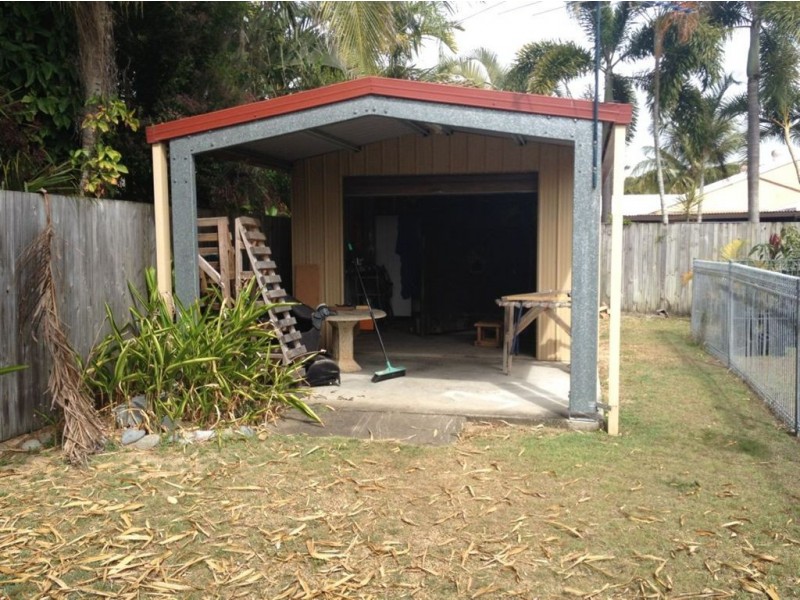 32 Coral Drive, Blacks Beach QLD 4740