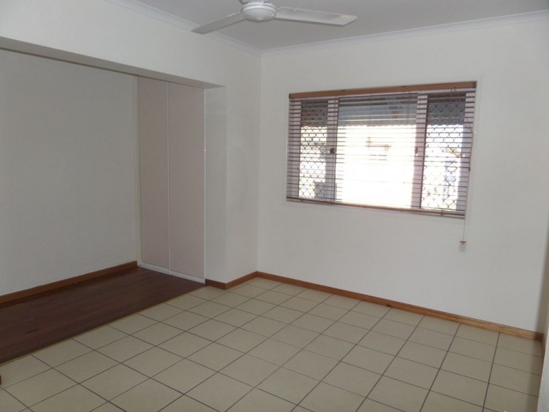 2 240 Shakespeare Street, Mackay QLD 4740