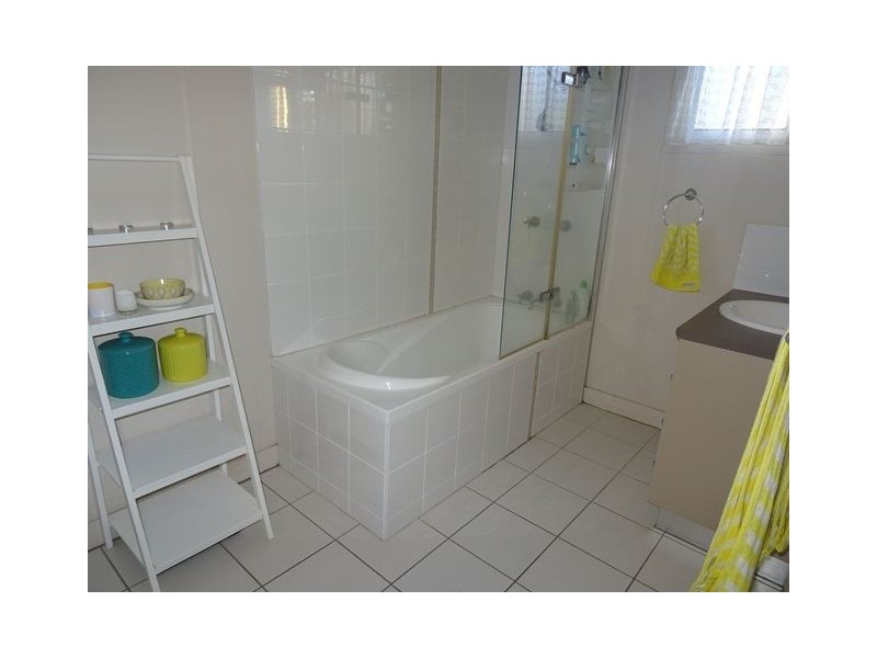 11 Creek Street, North Mackay QLD 4740