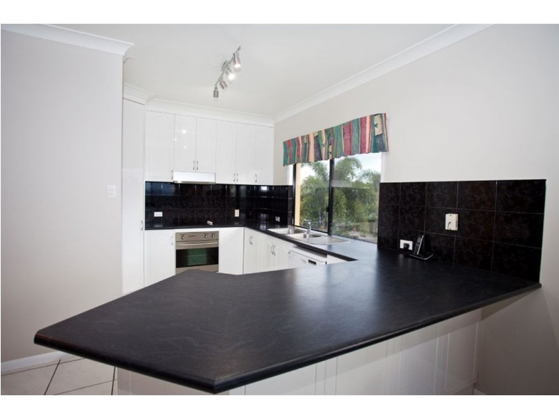 8 Coral Ridge Drive, Eimeo QLD 4740