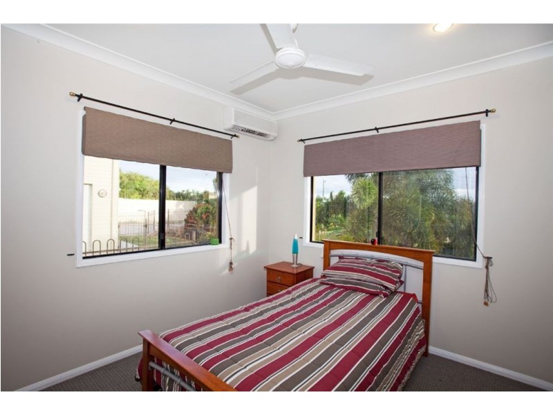 8 Coral Ridge Drive, Eimeo QLD 4740