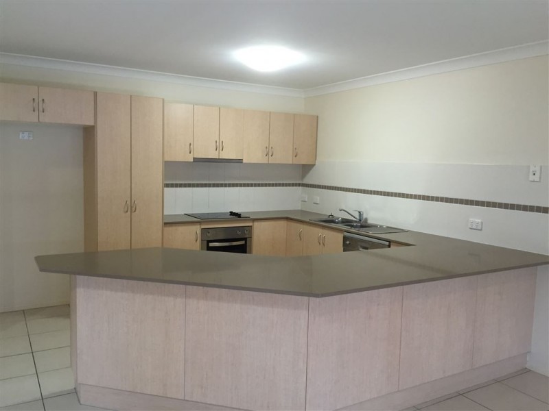 1/4 Coogee Tce, Blacks Beach QLD 4740