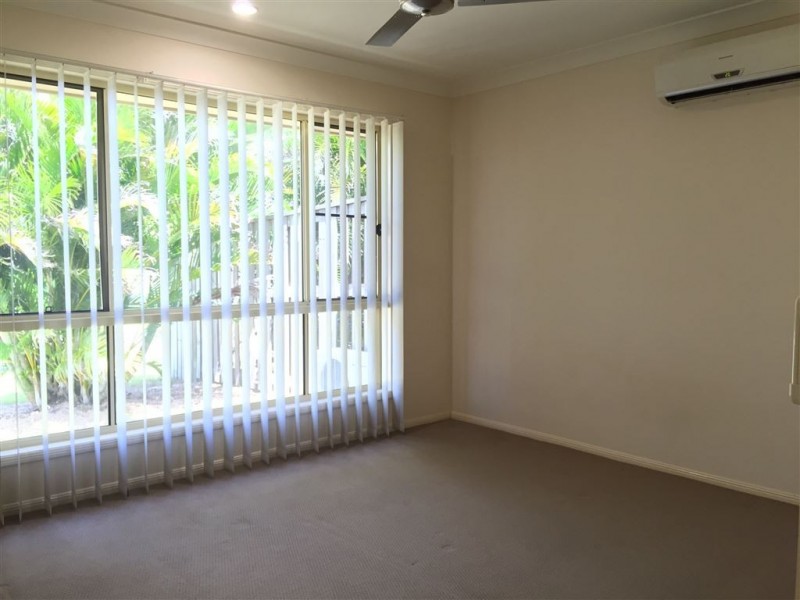 1/4 Coogee Tce, Blacks Beach QLD 4740