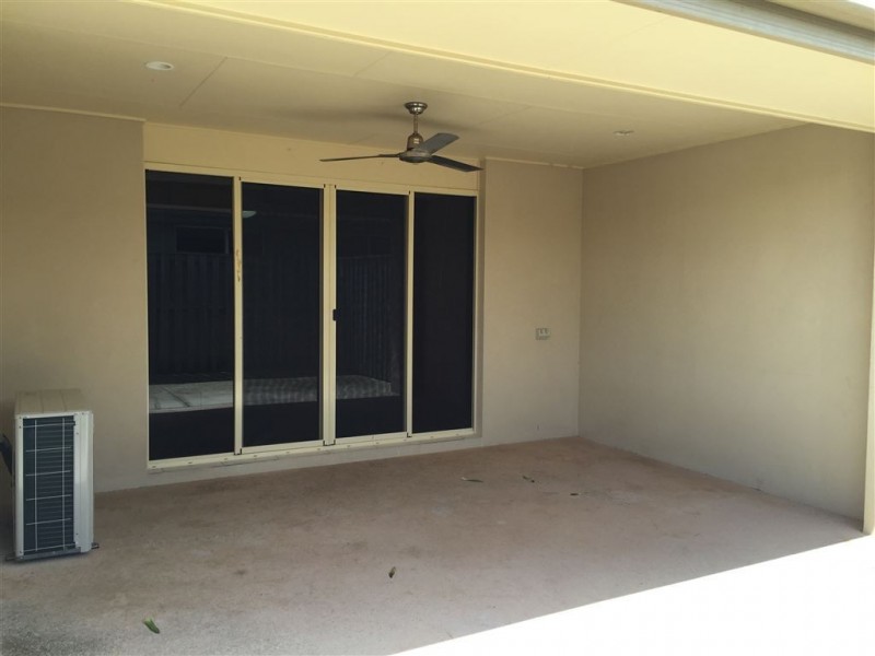 1/4 Coogee Tce, Blacks Beach QLD 4740