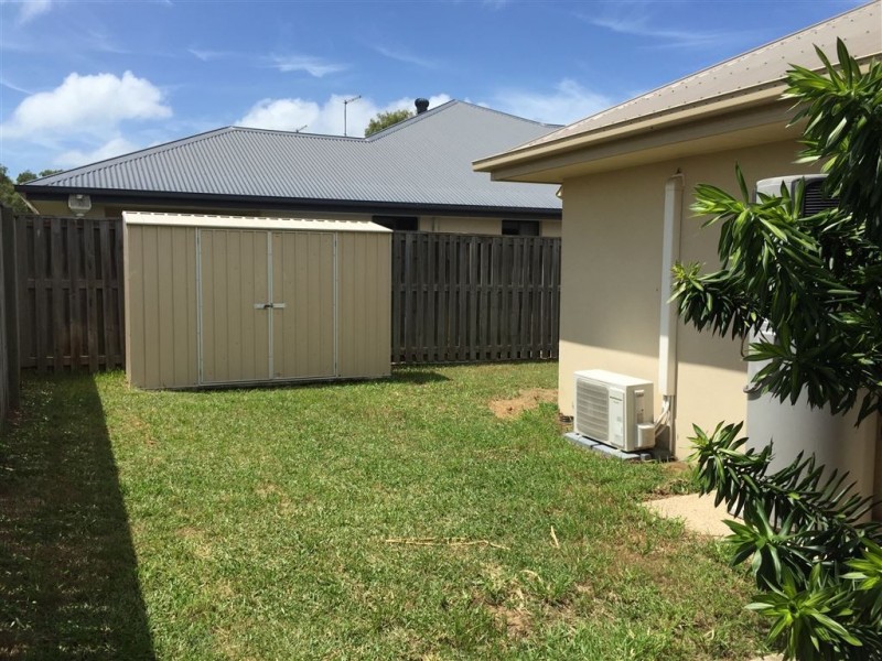 1/4 Coogee Tce, Blacks Beach QLD 4740