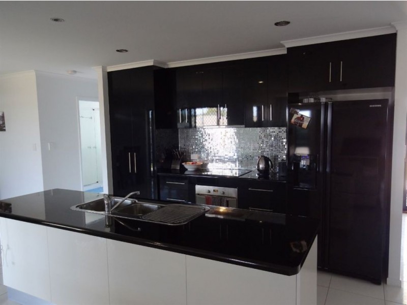 38 Hangan Street, Bucasia QLD 4750