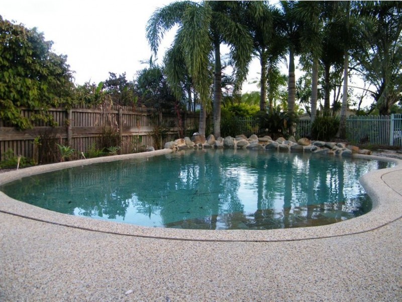 5 Arana Drive, Rural View QLD 4740