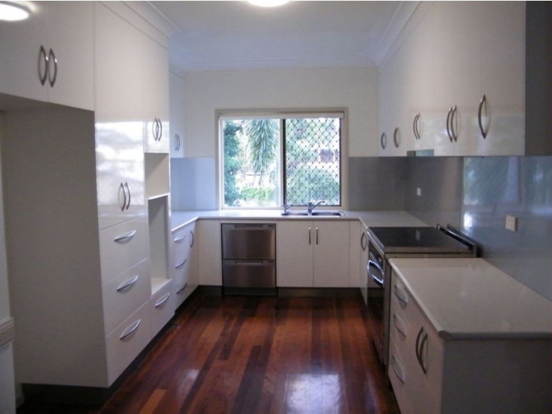 5 Arana Drive, Rural View QLD 4740