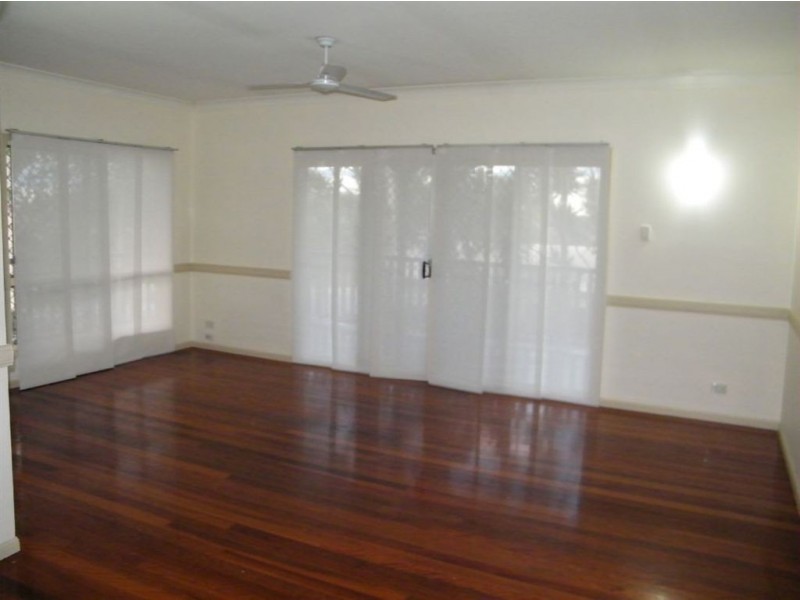 5 Arana Drive, Rural View QLD 4740