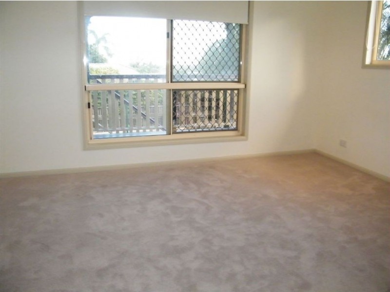 5 Arana Drive, Rural View QLD 4740