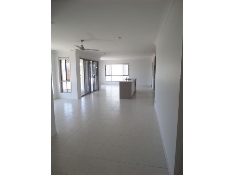 1 Goldwyn Close, Ooralea QLD 4740