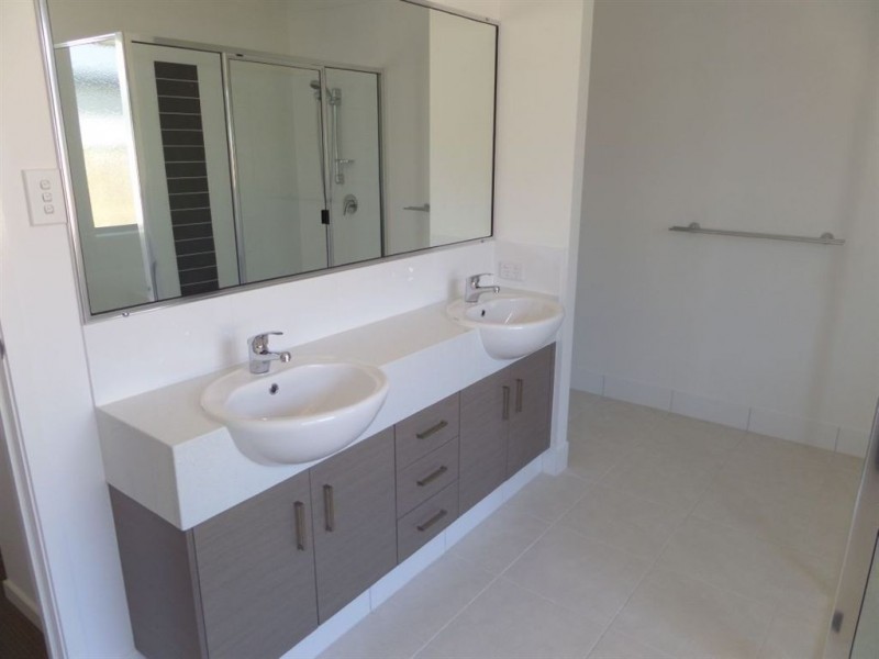 1 Goldwyn Close, Ooralea QLD 4740