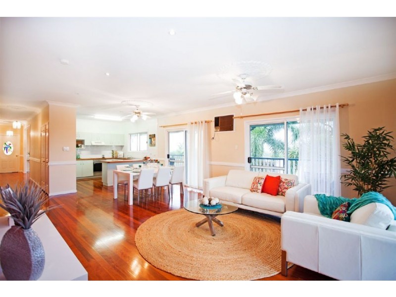 11 Chapman Street, Eimeo QLD 4740