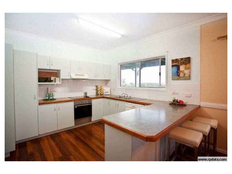 11 Chapman Street, Eimeo QLD 4740