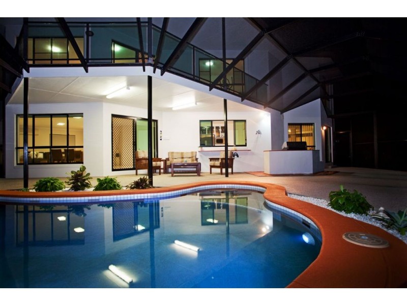 7 Rainbow Crescent, Blacks Beach QLD 4740