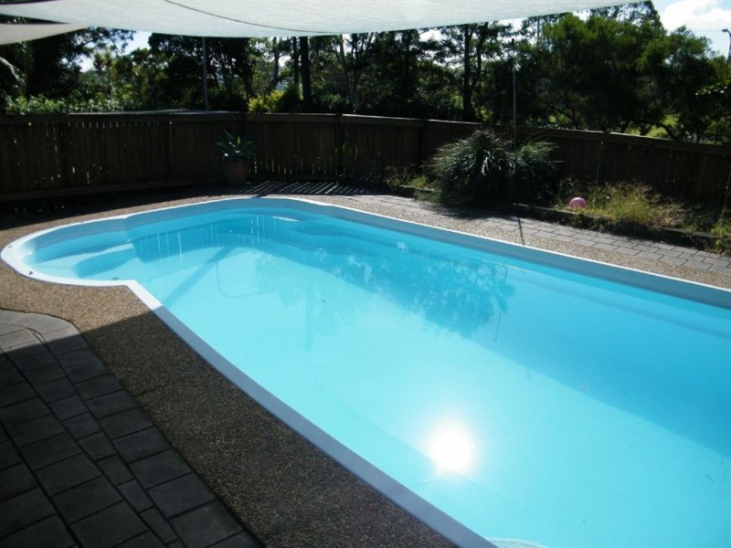 11 McCready Street, Rural View QLD 4740