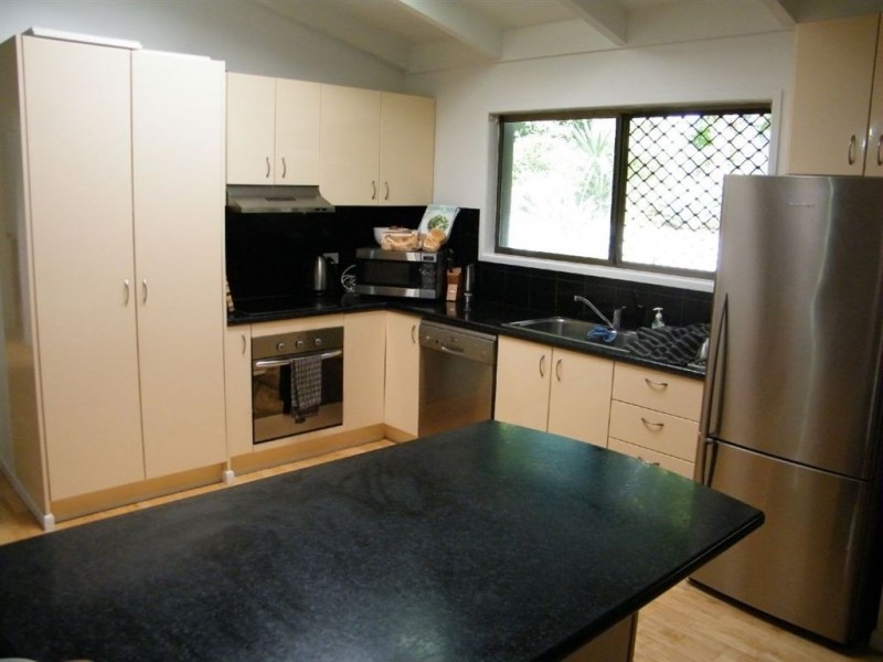 11 McCready Street, Rural View QLD 4740