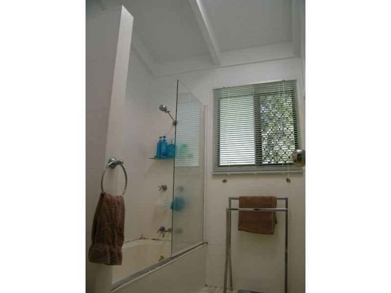 11 McCready Street, Rural View QLD 4740