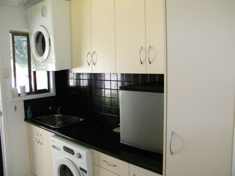 11 McCready Street, Rural View QLD 4740