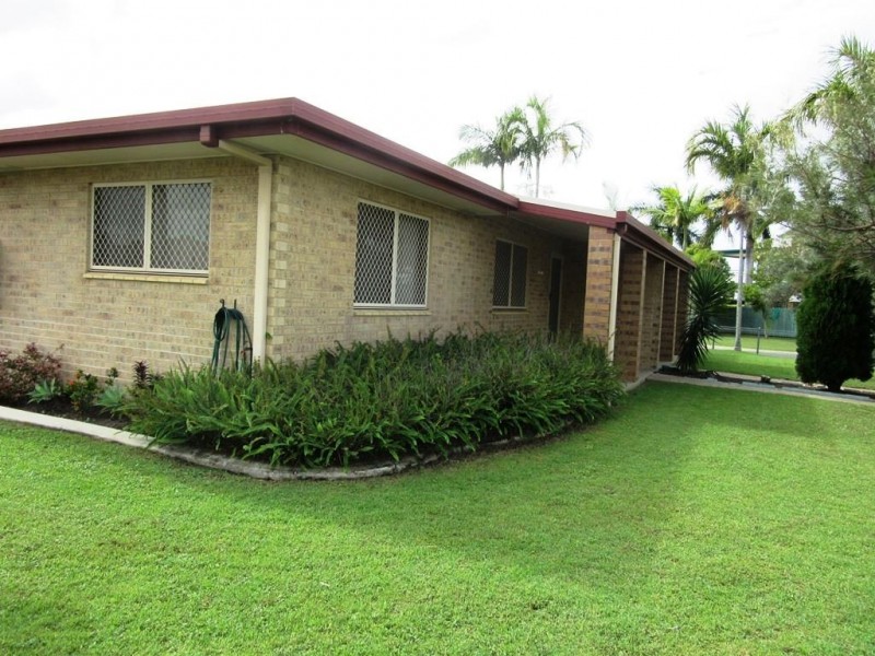2/1 Don Wright Court, Andergrove QLD 4740