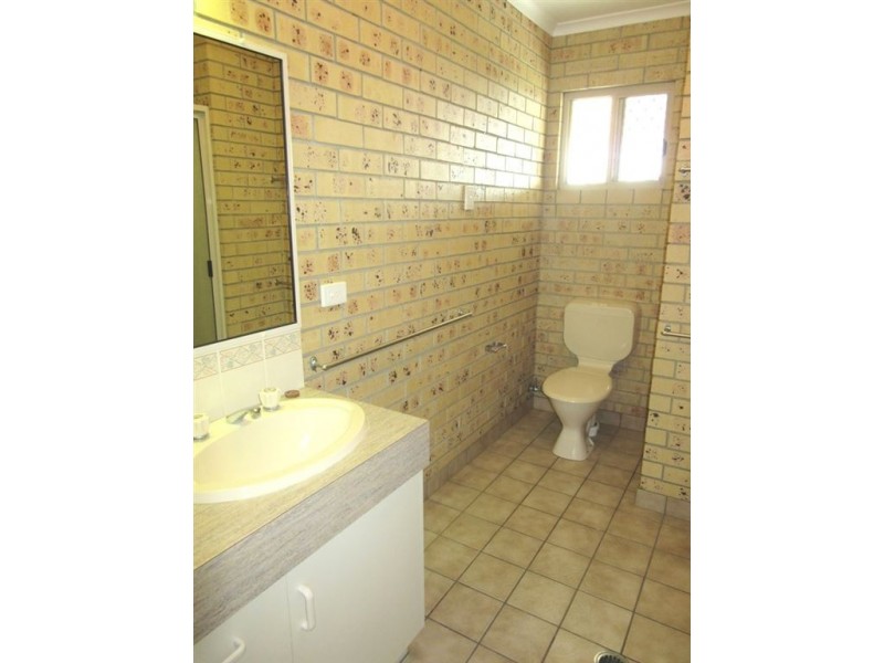 2/1 Don Wright Court, Andergrove QLD 4740
