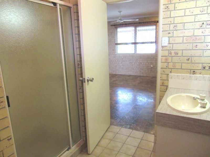 2/1 Don Wright Court, Andergrove QLD 4740