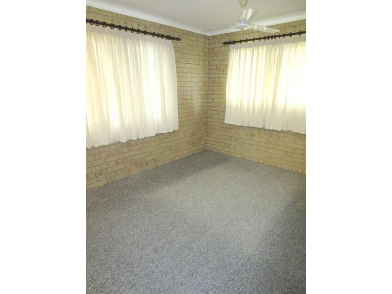 2/1 Don Wright Court, Andergrove QLD 4740