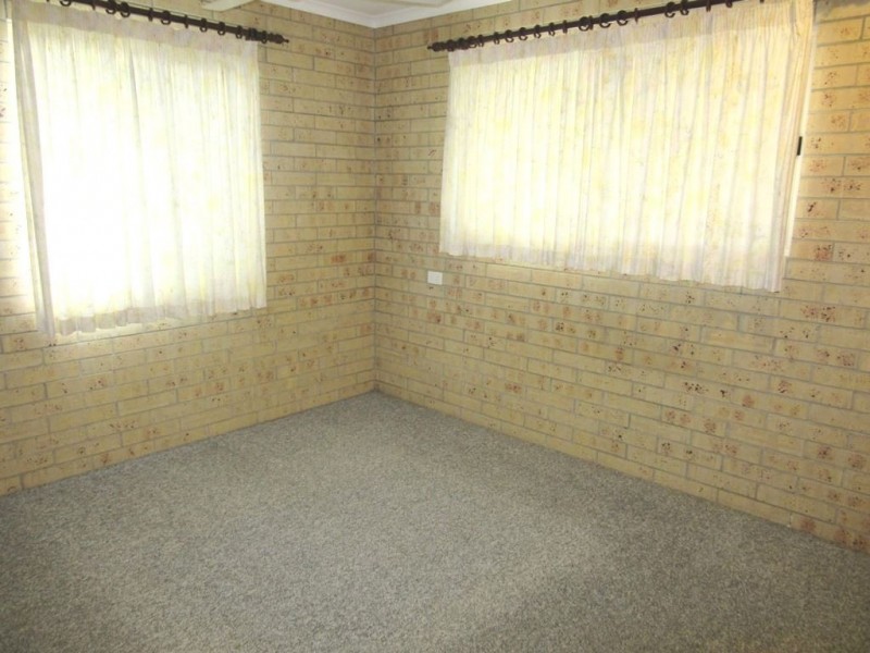2/1 Don Wright Court, Andergrove QLD 4740