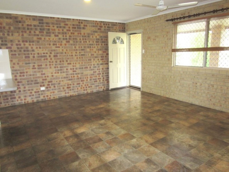 2/1 Don Wright Court, Andergrove QLD 4740