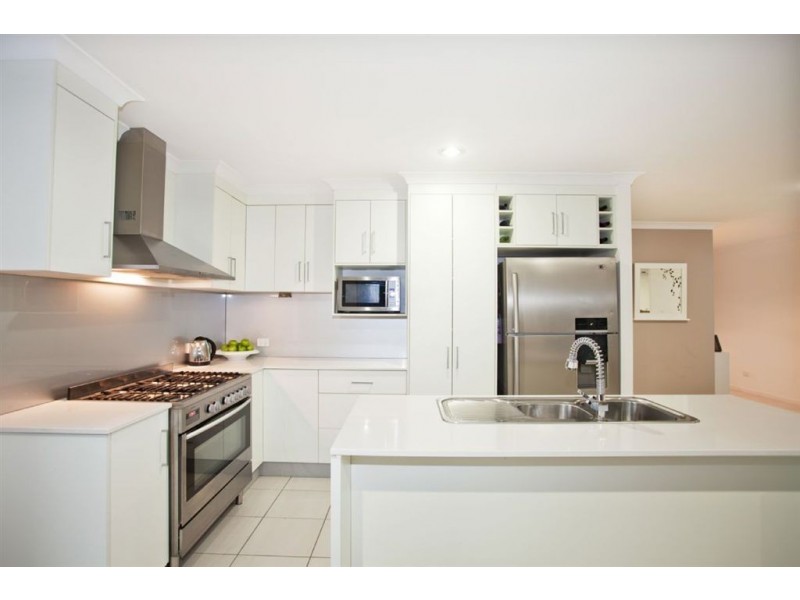 11 Friarbird Avenue, Blacks Beach QLD 4740