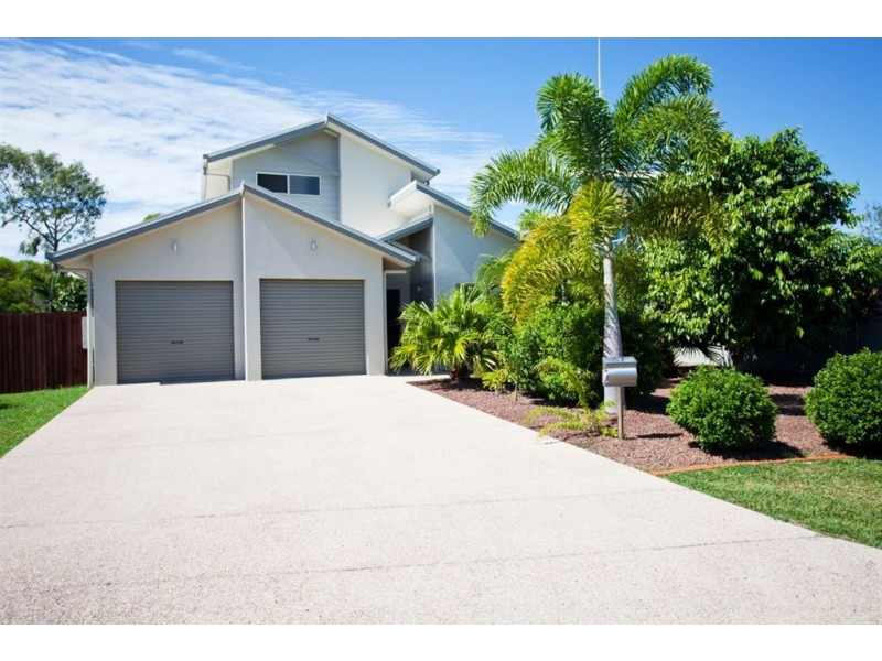 17 Seafarer Court, Blacks Beach QLD 4740