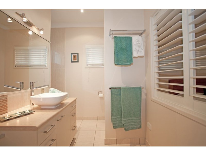 17 Seafarer Court, Blacks Beach QLD 4740